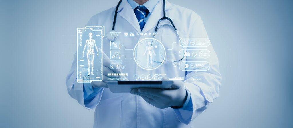 Arzt nutzt digitale Analyse mit KI | Radiologie Köln